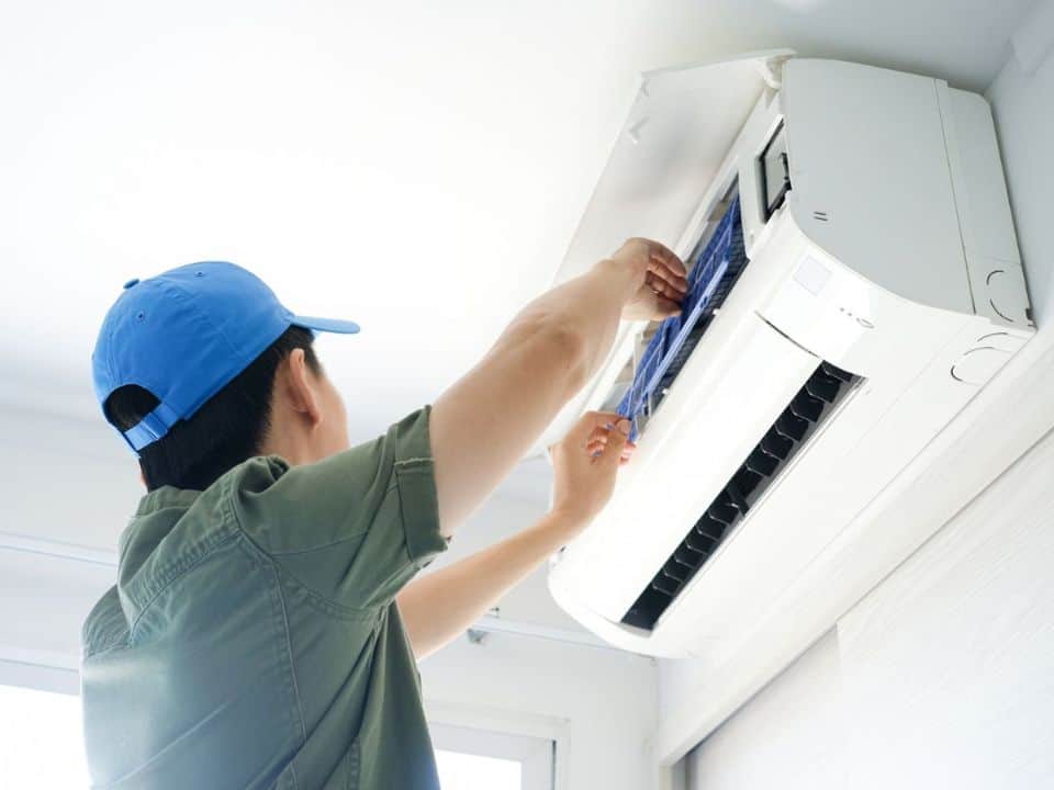Bảo trì bảo dưỡng máy lạnh Daikin định kỳ là việc làm không thể thiếu