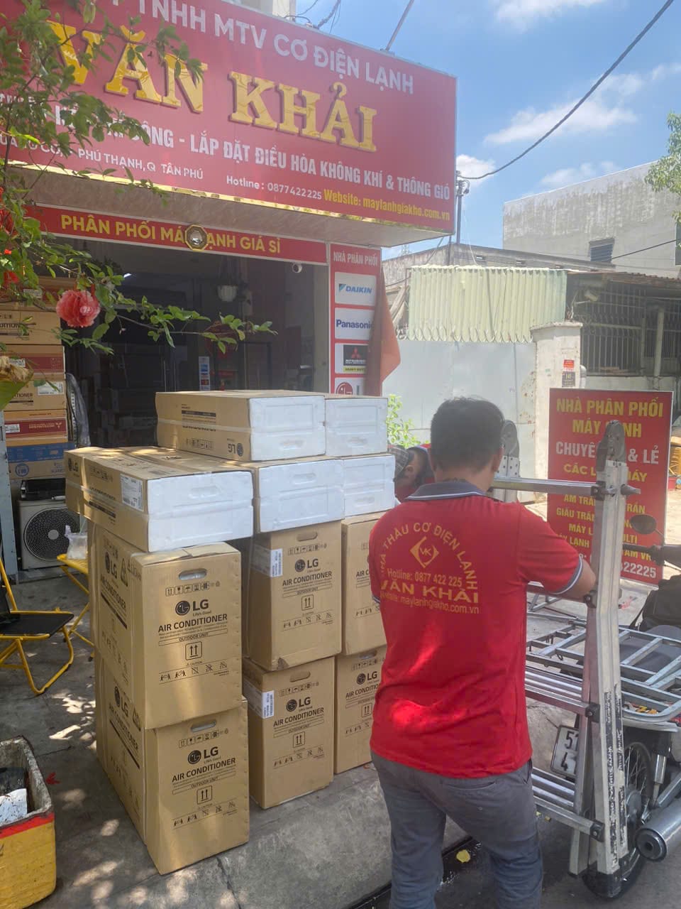 Trang chủ 212 z6530161785247 4c0387afa3354a8c0aa7f0c2109d3b4f