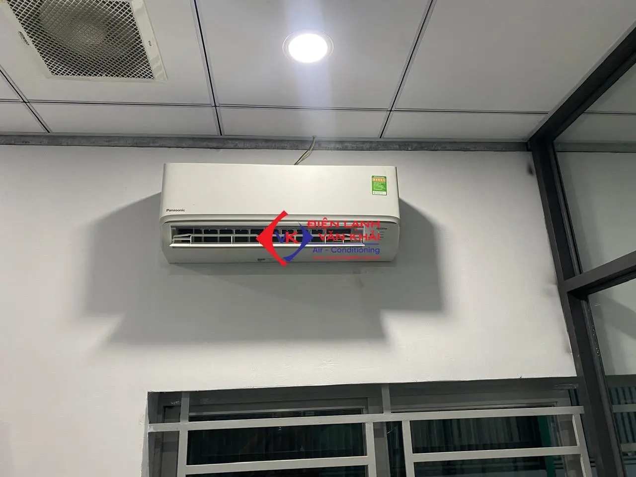 Máy lạnh treo tường Panasonic CU/CS-N12ZKH-8  MONO